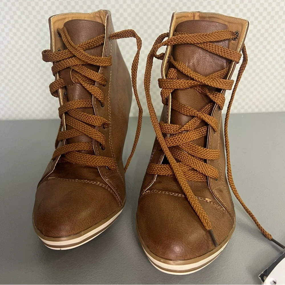 Reneeze Brown Lace Up High Heel Ankle Boots Faux Leather‎ Size  6 - Picture 11 of 11